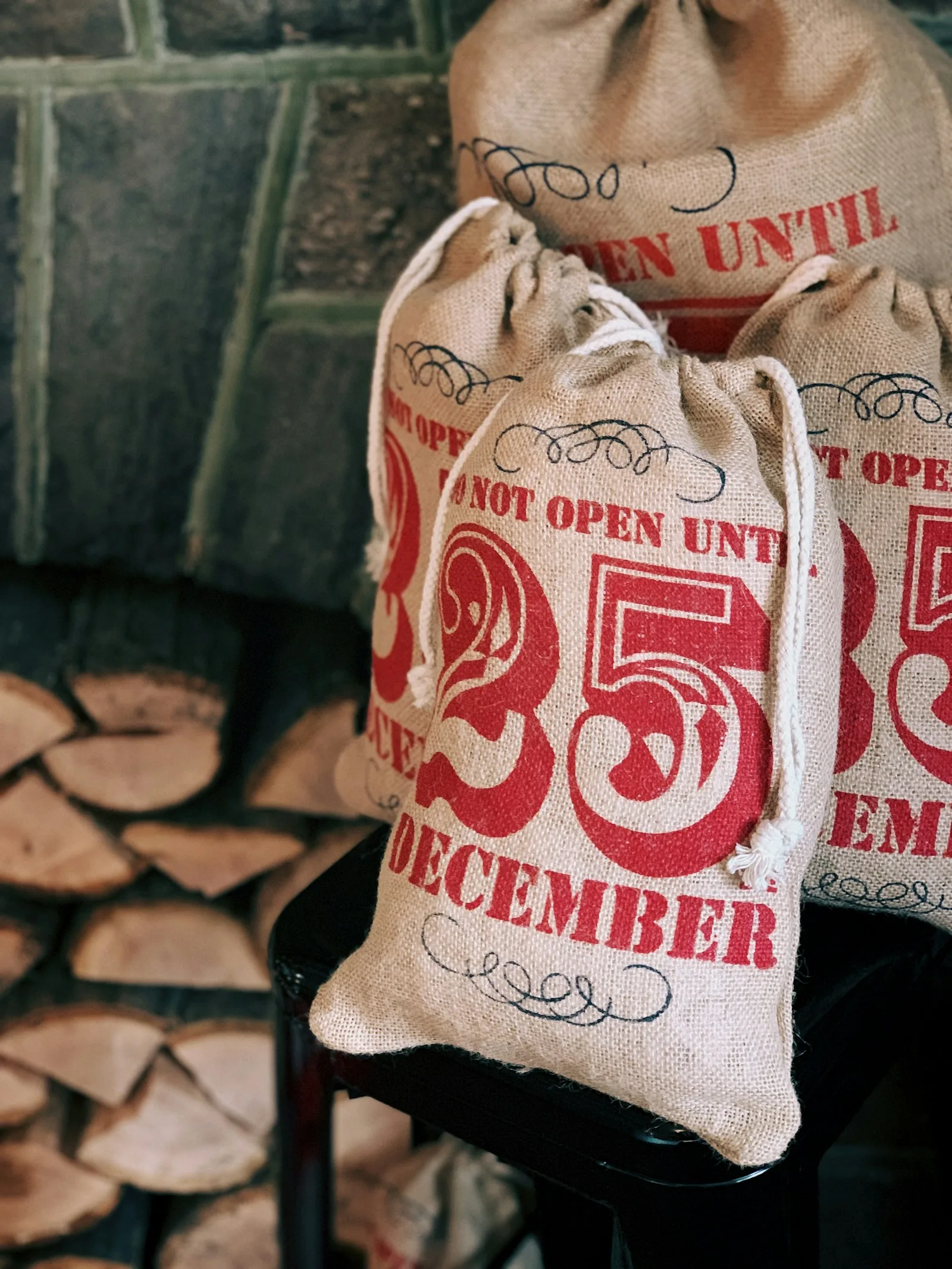 Seasonal gift packaging