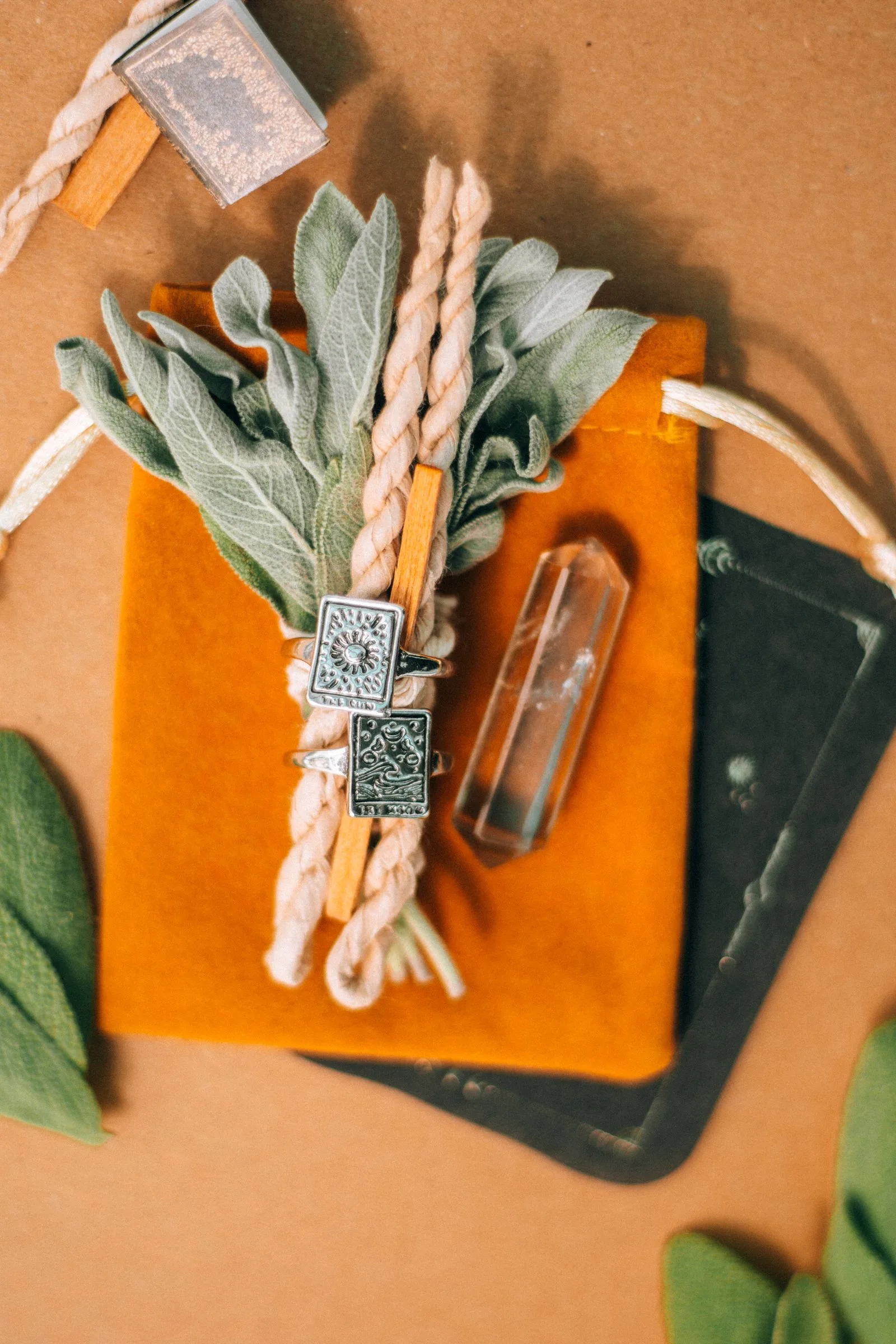 Jewelry and small-item presentation